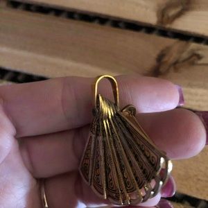 Jewelry Fan pendant/ pin